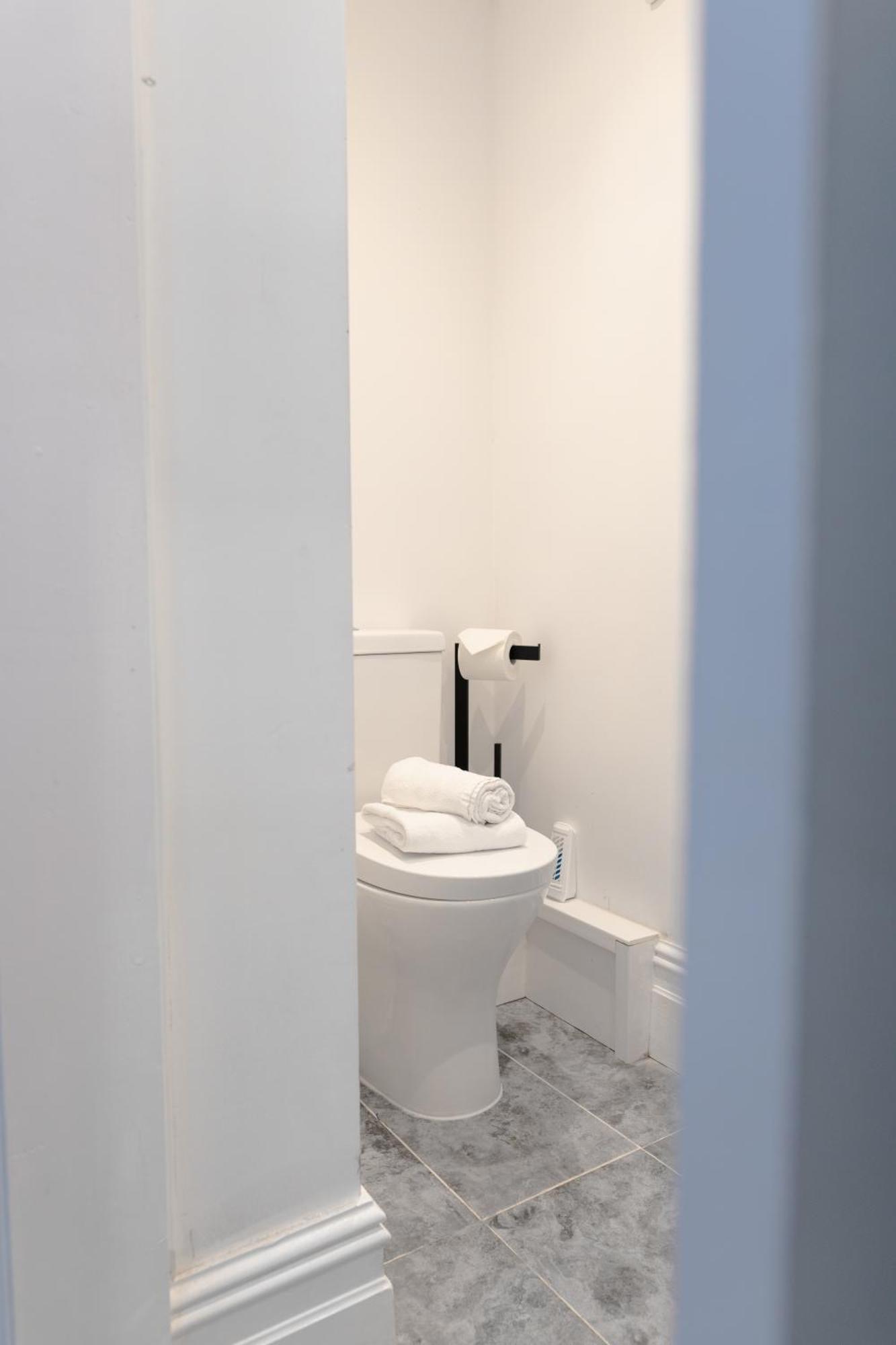 Bay City Studio Apartments Cardiff Eksteriør billede