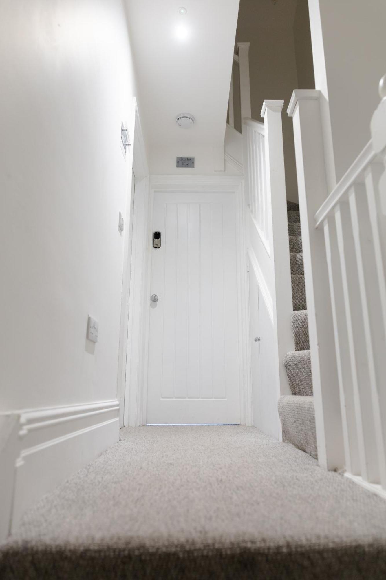 Bay City Studio Apartments Cardiff Eksteriør billede